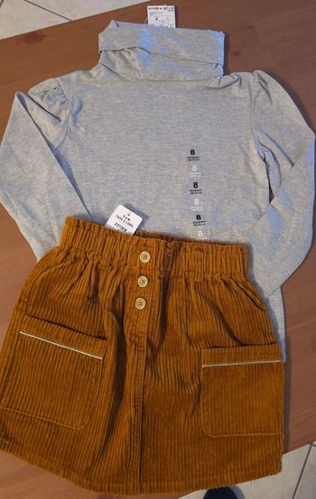 Neufs (non portés) 🏷😍🥰🩷 SUPERBE ensemble sous pull et jupe 8 ans fille