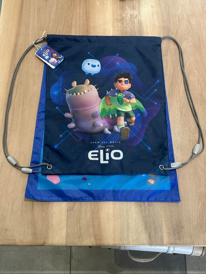 Sac à dos fin et souple avec cape de super-héros Élio Disney