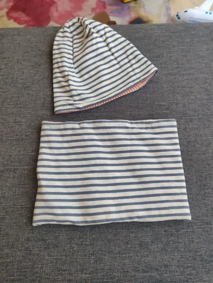 Bonnet et tour de cou