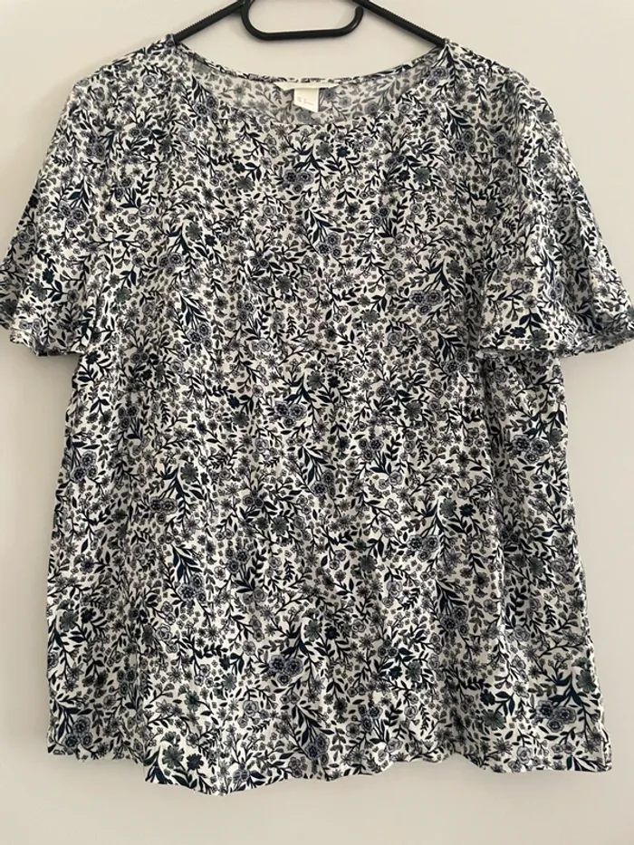 T-shirt fleurie H&M 36 - photo numéro 4