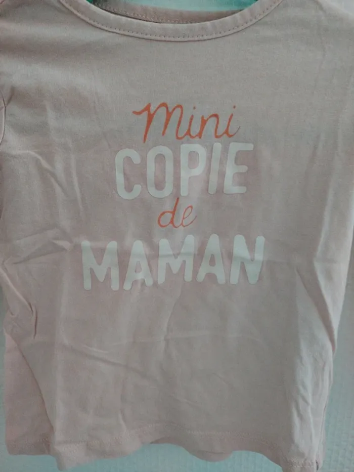 T-shirt mini copie de maman très bon état taille 3 ans - photo numéro 2