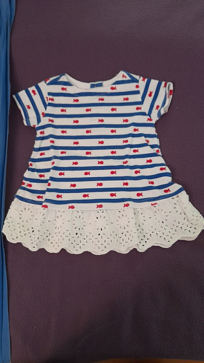 Robe manches courtes. Taille 12 mois.