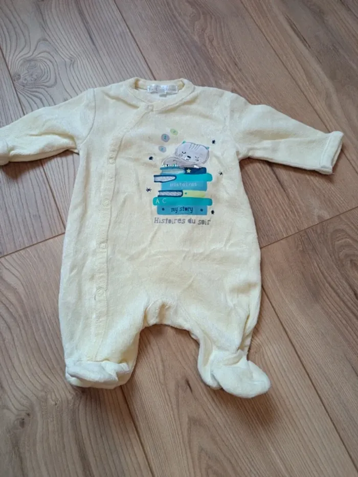 Lot 3 pyjamas Kiabi 1 mois - photo numéro 2