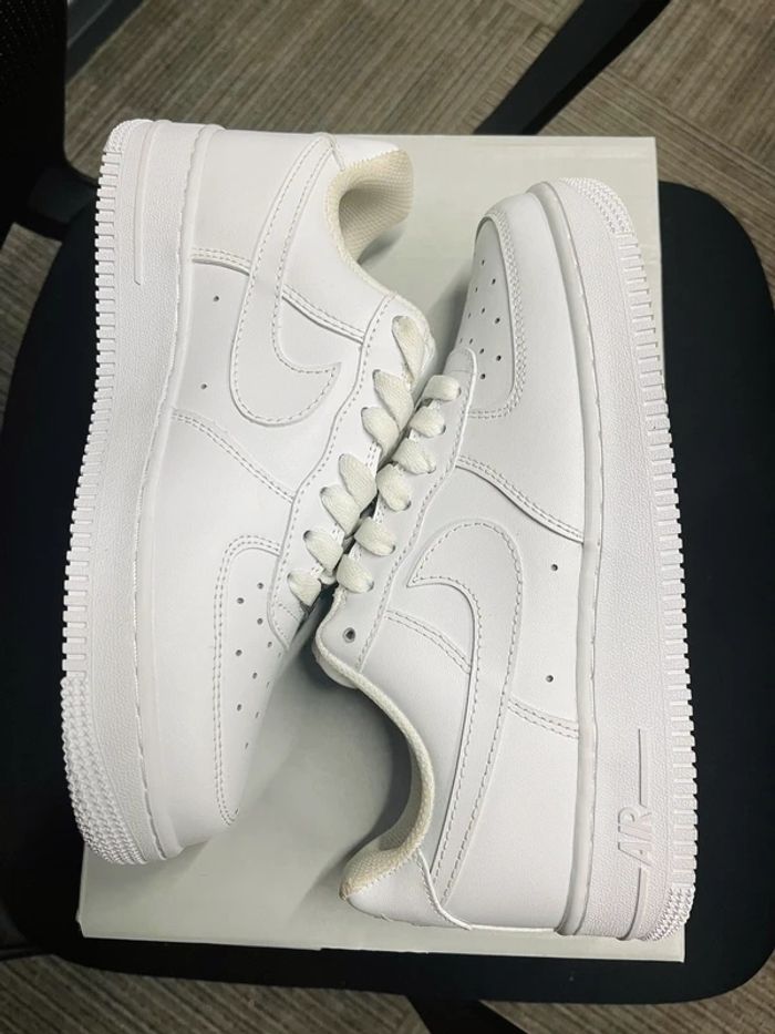 Nike Air Force 1 Low 'O7 White taille 40 - photo numéro 3