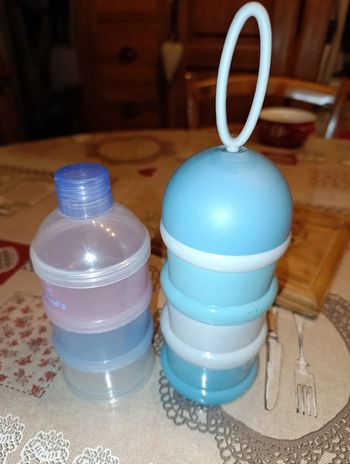 Lot de 2 doseurs de biberons Béaba et Picot