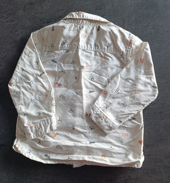 Chemises manches longues beige et motifs
Taille 18 mois - photo numéro 2