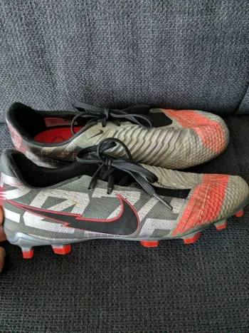 Crampons Nike phantom