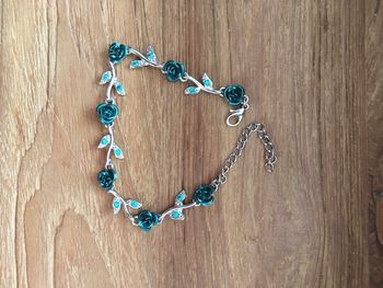 Joli bracelet fantaisie argent et vert