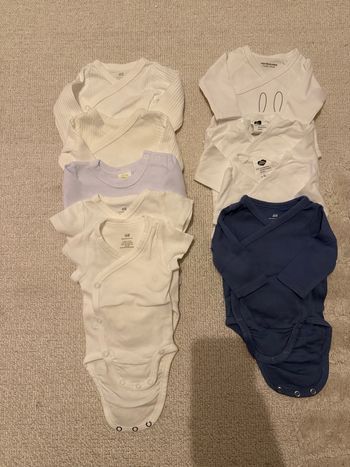taille 0-1 mois - Lot de 12 bodies pour bébé  (naissance).