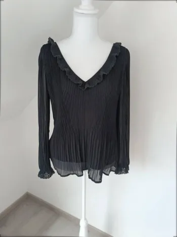 Blouse noire plissée sezane Taille 36