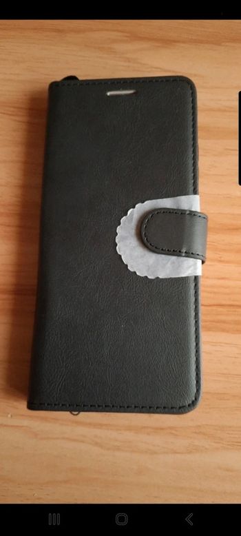 Etui à clapet aimanté neuf