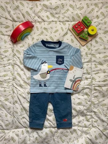 ensemble teeshirt manches longues rayé bleu et sarouel 6 mois