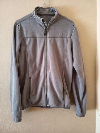Sweat polaire femme. Marque Quechua. (D68)