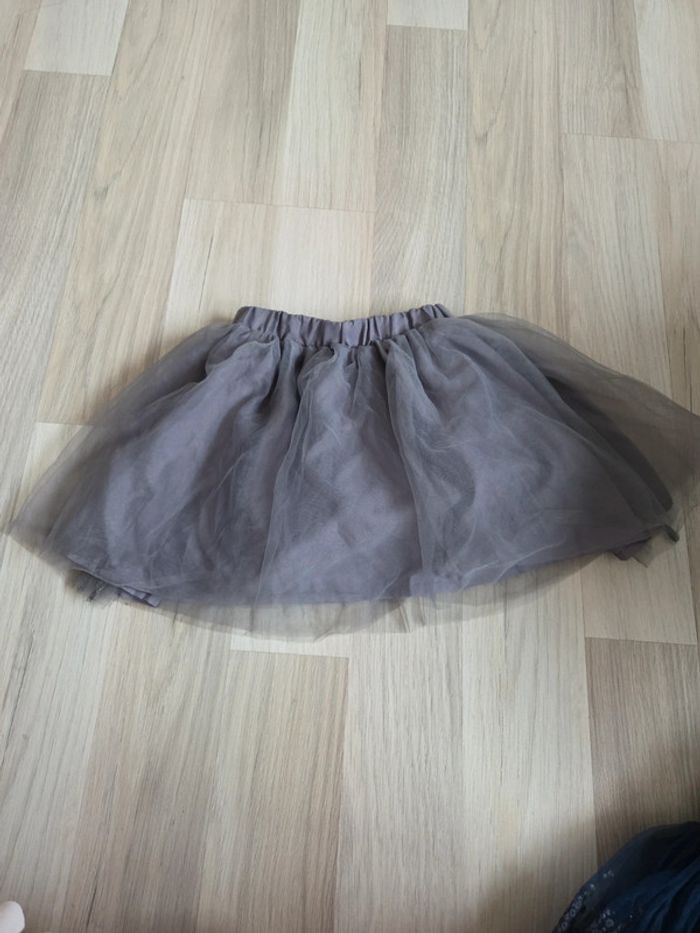 Jupe grise en tulle taille 4 ans primark
