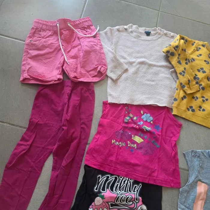 Lot vêtements 4 et 5 ans - photo numéro 2