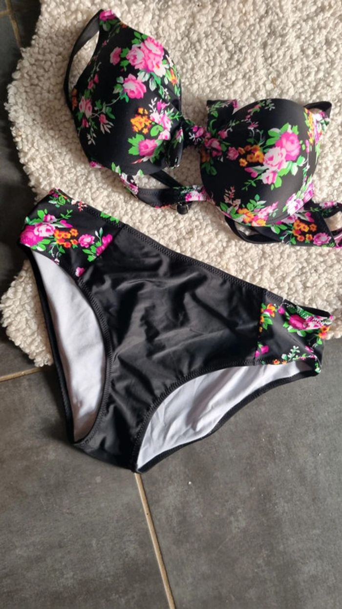Maillot bain 2 pièces 44 46 noir fleurs haut post formé - photo numéro 3