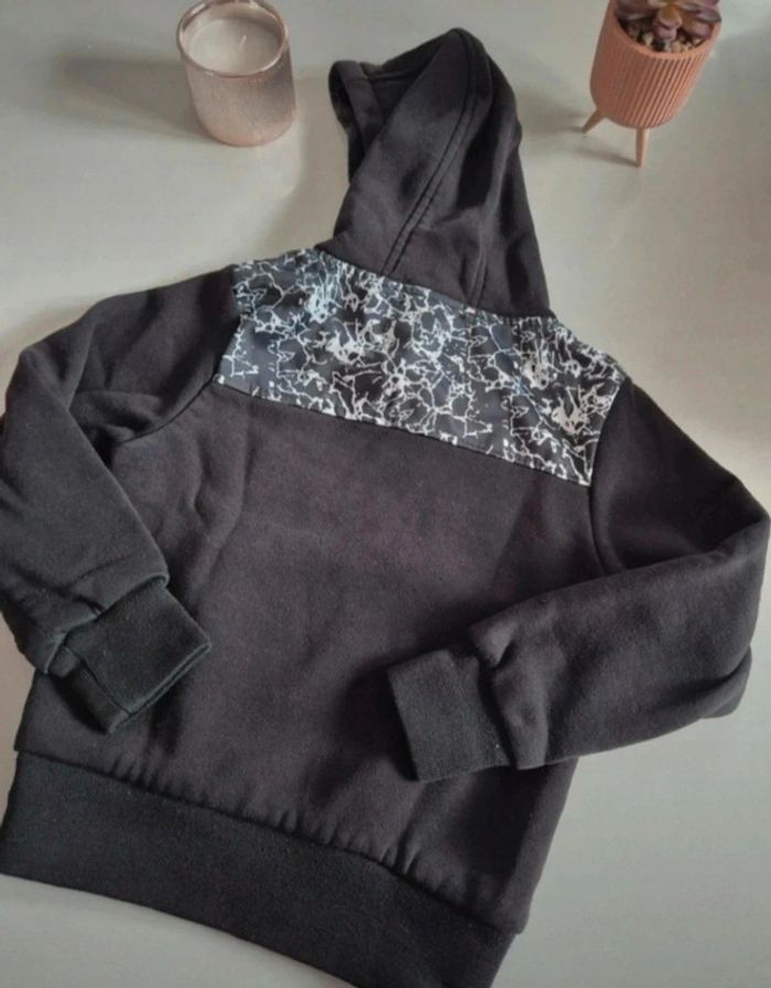 Sweat à capuche 4 ans - photo numéro 2