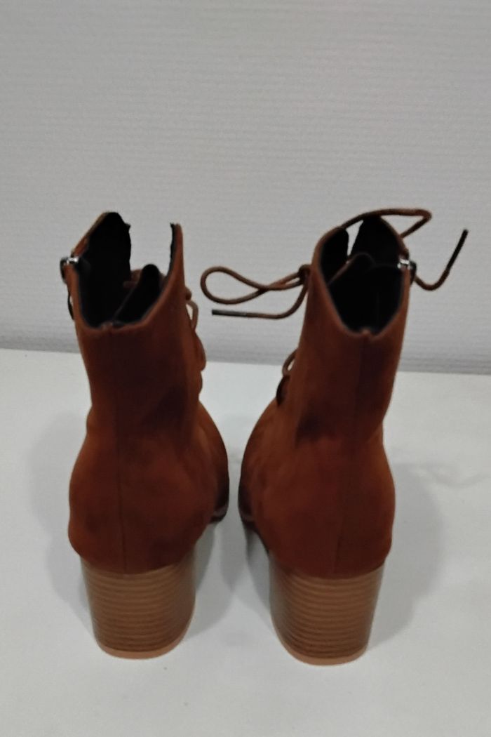 Bottines neuve suédine talon 6 cm - photo numéro 4
