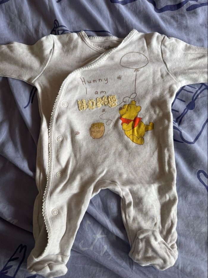 Pyjama Winnie taille 1 mois