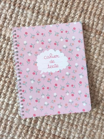 Cahier de texte fille
