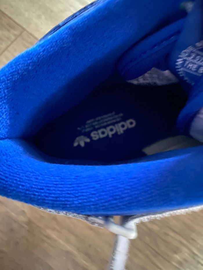 Baskets Adidas blanches et bleues T37 1/3 - photo numéro 7