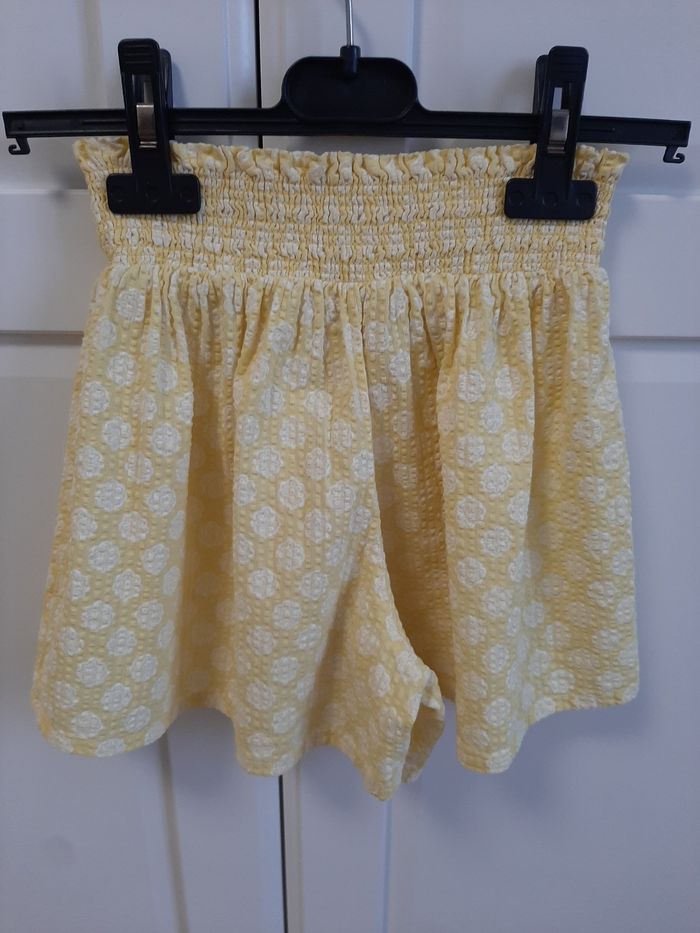 Short jaune Kiabi 7 ans - photo numéro 3
