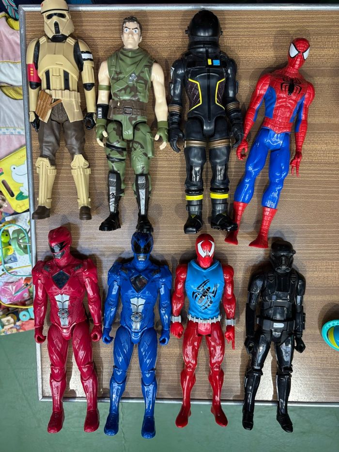 8 Figurines diverses fortnite, Marvel, star wars