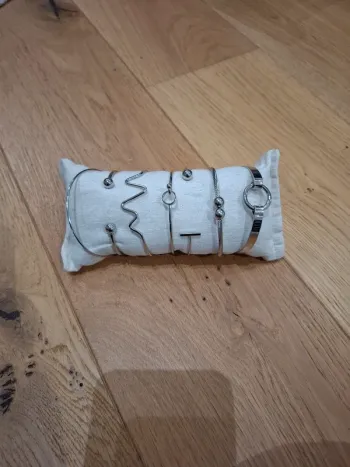 Lot 7 bracelets joncs en acier inoxydable - Neuf