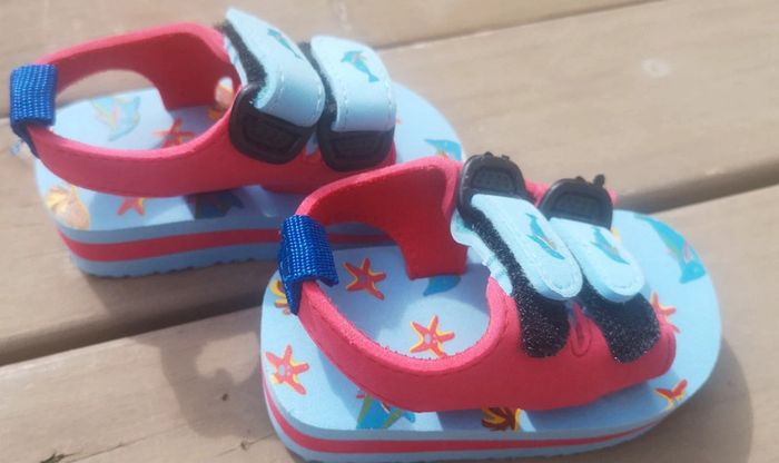 Claquette enfant taille 20 - photo numéro 2