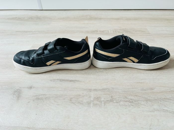 Baskets Reebok noir et or pointure 34 - photo numéro 4