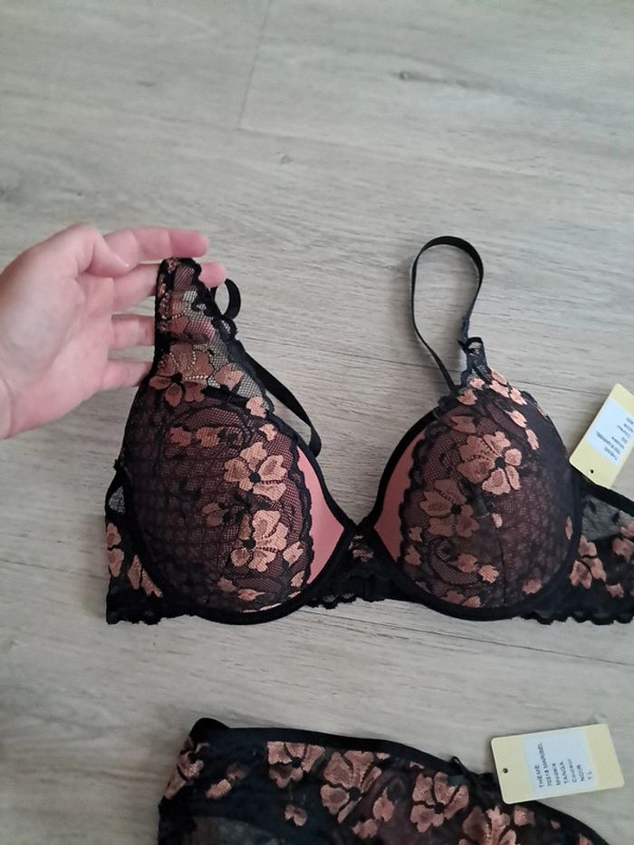 Ensemble lingeries neuf - photo numéro 2