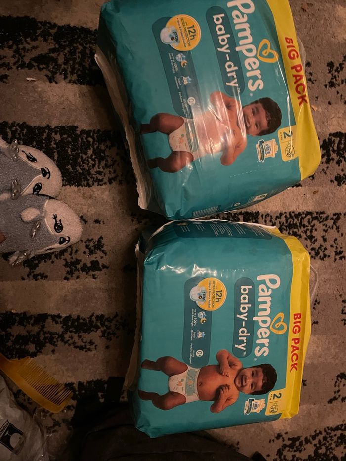 2 sac couche Pampers taille 2