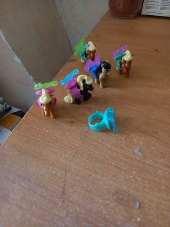 Petit lot poney kinder