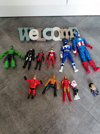Lot figurines marvel et autres