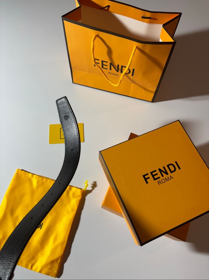 Ceintures Fendi vendu avec la boîte - photo numéro 8
