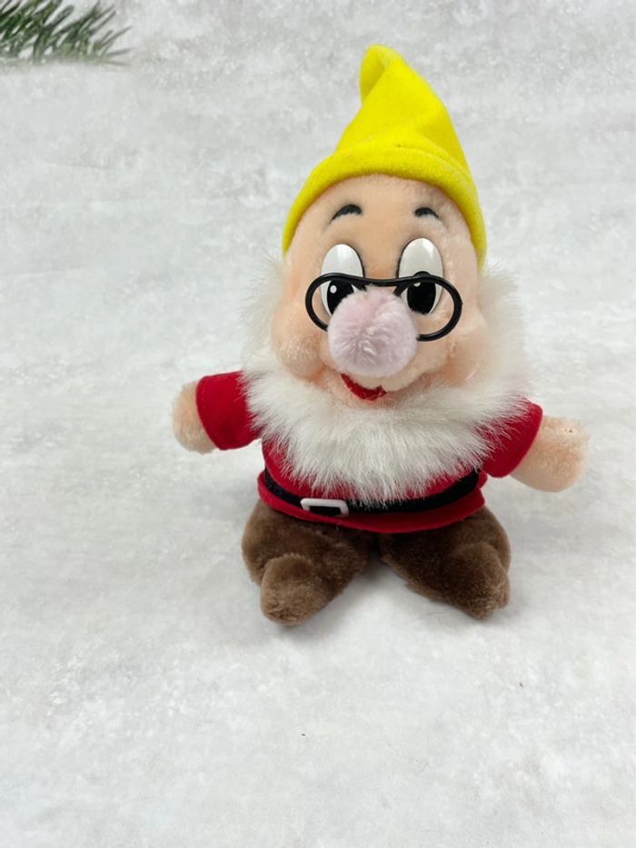 Peluche Disney Hasbro blanche neige nain Prof - photo numéro 2