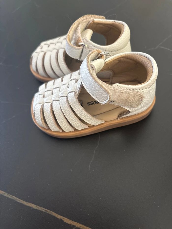 Chaussure fille blanche taille 18 - photo numéro 3
