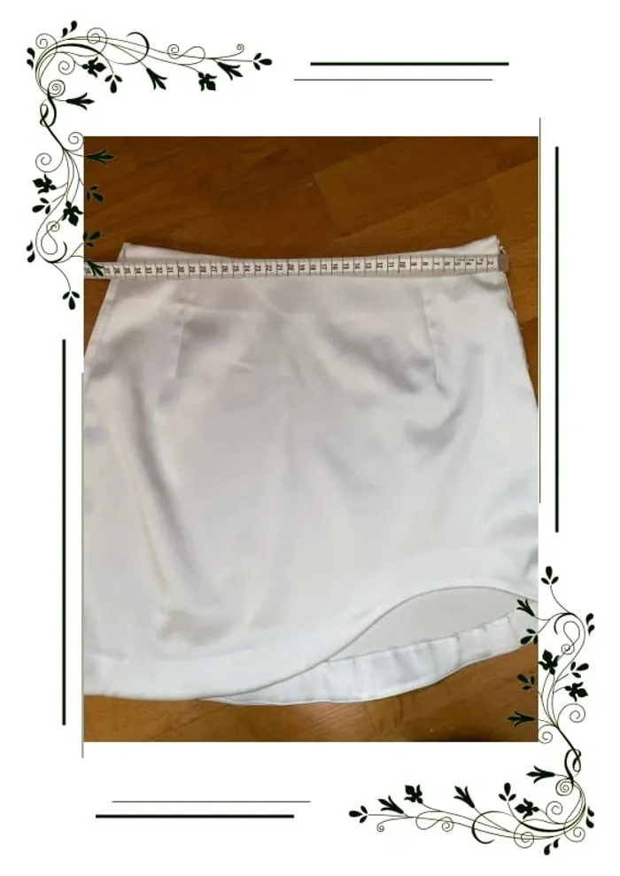 Bershka - Mini-jupe en satin stretch - Blanc taille M - photo numéro 4