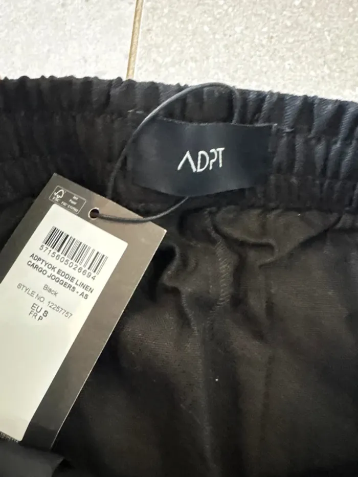 Pantalon noir Adpt, neuf avec étiquette, 40x105cm - photo numéro 3