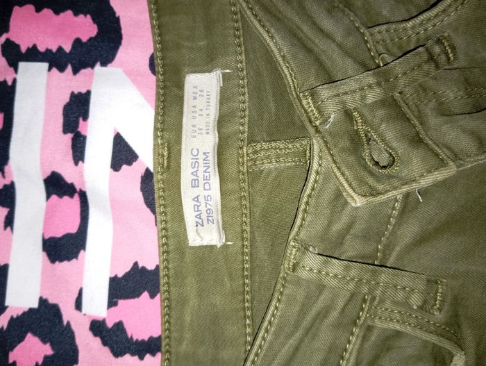 Jean Zara vert kaki 36 (paillettes) - photo numéro 2