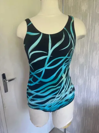 Magnifique maillot de bain taille 48•