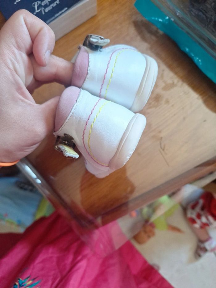 Première chaussure t17 - photo numéro 3