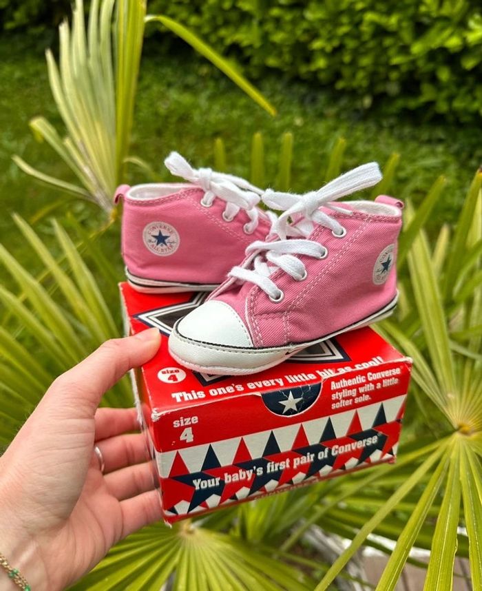Chaussure converse rose clair taille 4 (9-12 mois)