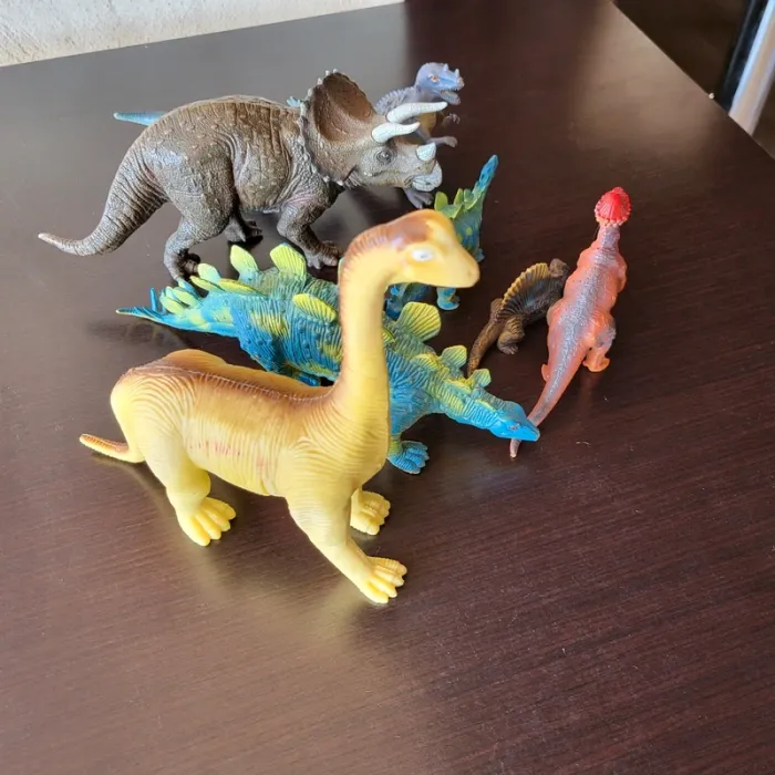 Lot de figurines préhistoriques - photo numéro 2