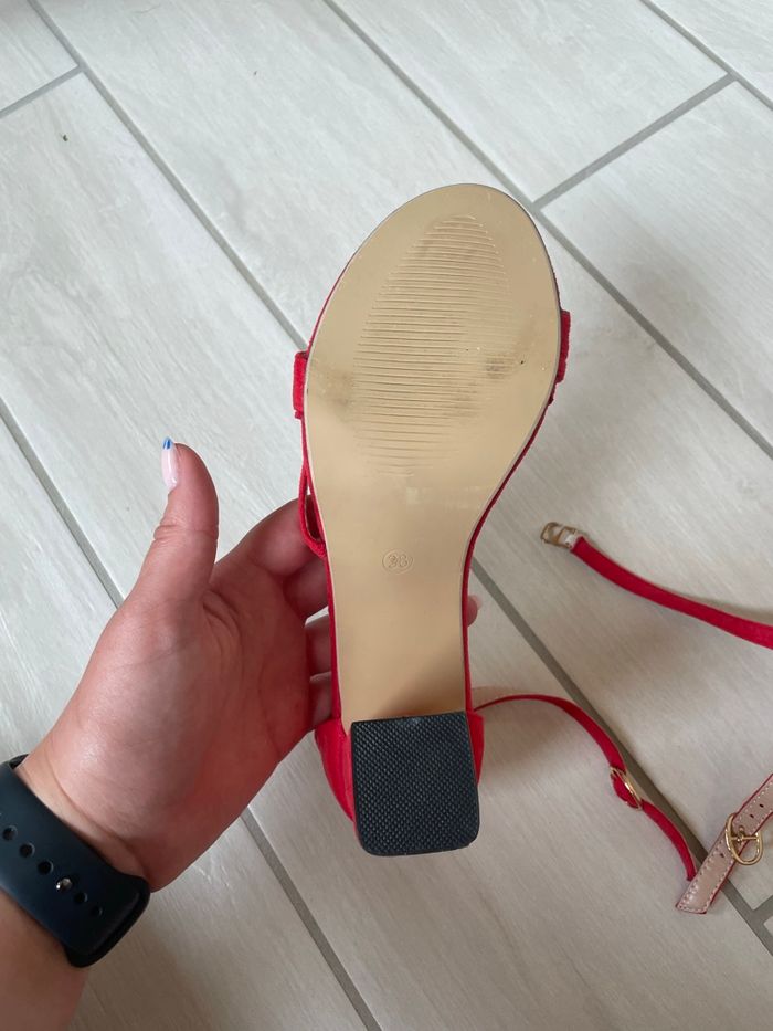 Chaussures sandales rouge - photo numéro 4