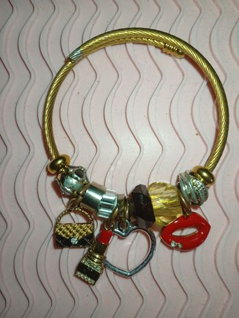 Bracelet doré Y2K