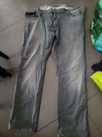 Jean taille 56 (44 x 34) regular tapered