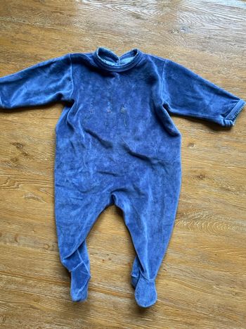 Pyjama grenouillère Petit Bateau en velours bleu taille 6 mois 67 cm