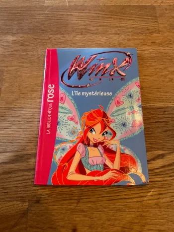 Livre La bibliothèque Rose Winx Club Numéro  41 L’île mystérieuse