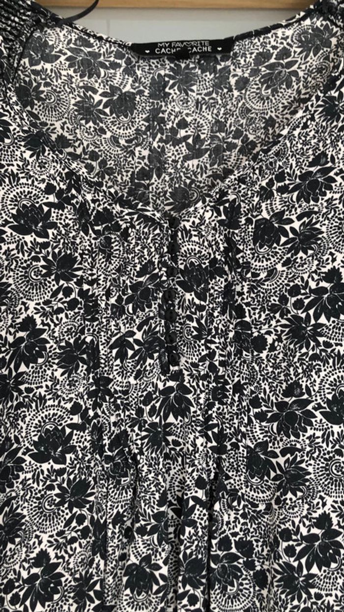 Blouse noire avec motifs fleurs - photo numéro 2